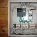 Podłączanie jednofazowego licznika energii elektrycznej i automatów: standardowe schematy i zasady połączeń